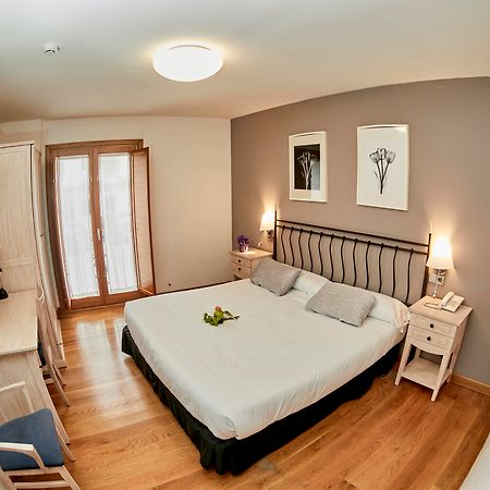 Hotel Casa Azcona Zizur Mayor Kültér fotó