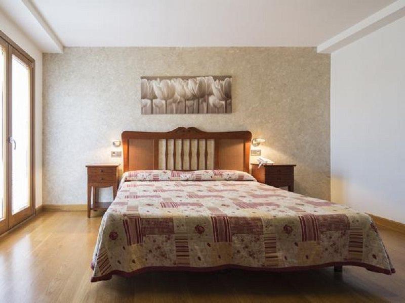 Hotel Casa Azcona Zizur Mayor Kültér fotó