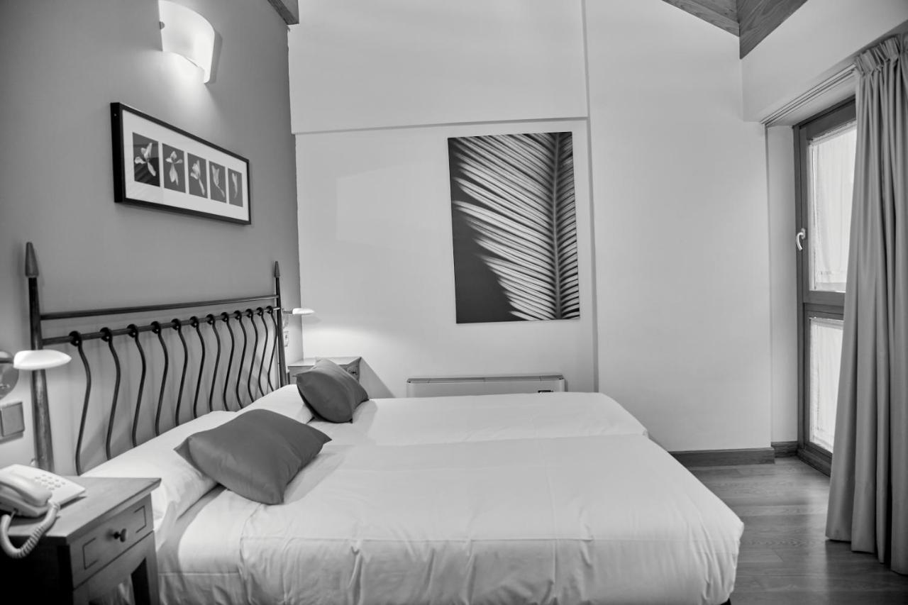 Hotel Casa Azcona Zizur Mayor Kültér fotó