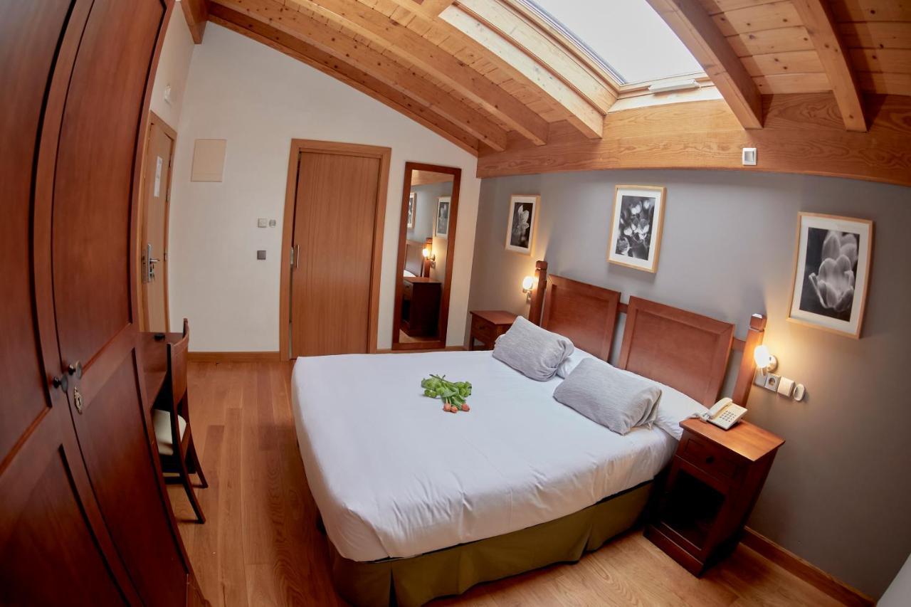 Hotel Casa Azcona Zizur Mayor Kültér fotó