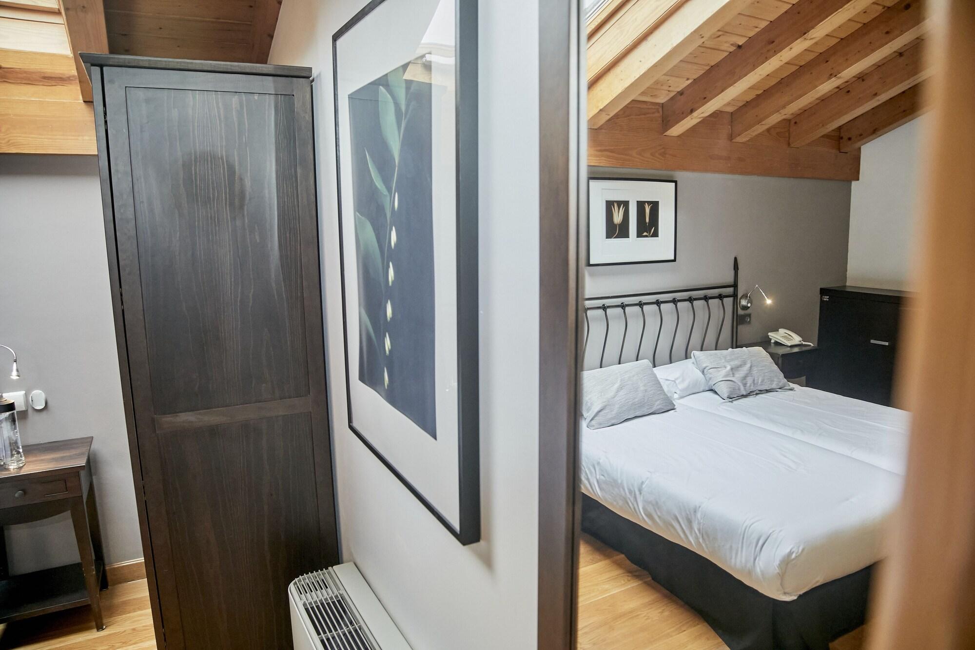 Hotel Casa Azcona Zizur Mayor Kültér fotó