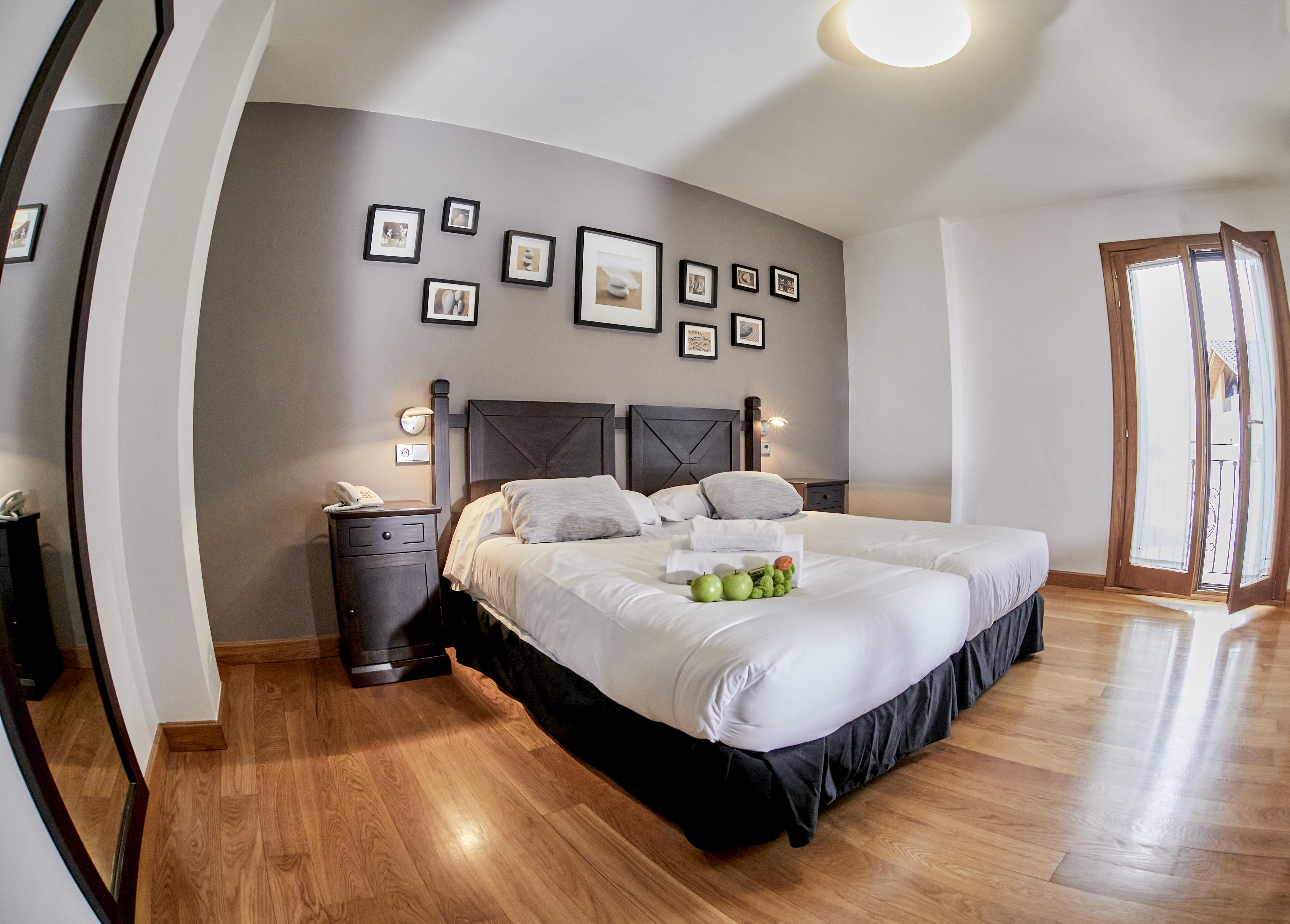 Hotel Casa Azcona Zizur Mayor Kültér fotó